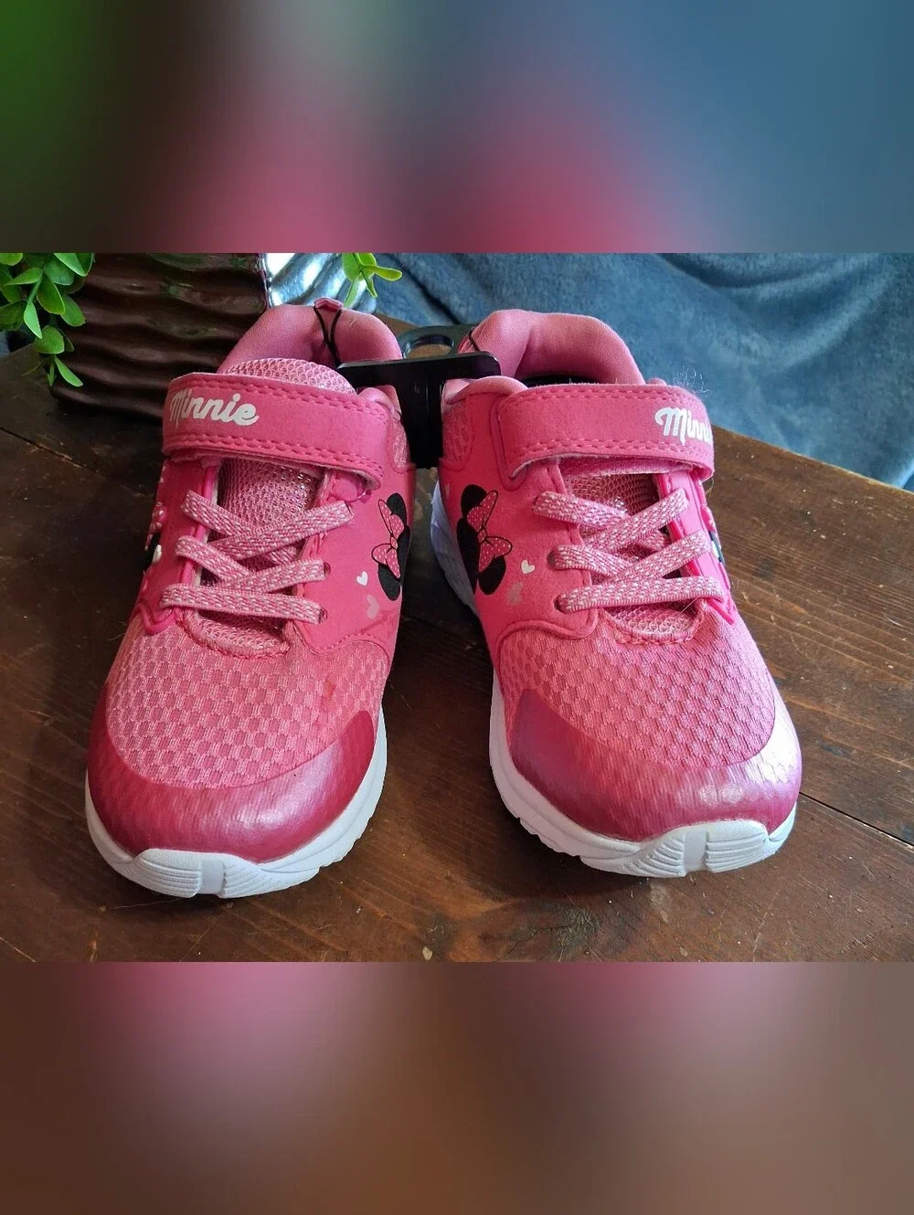 New Disney Minnie Pink Kids Sneakers Size 12